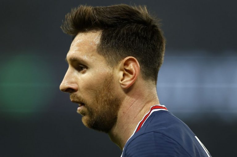 Lionel Messi suffers injury ahead of Paris Saint-Germain's ...